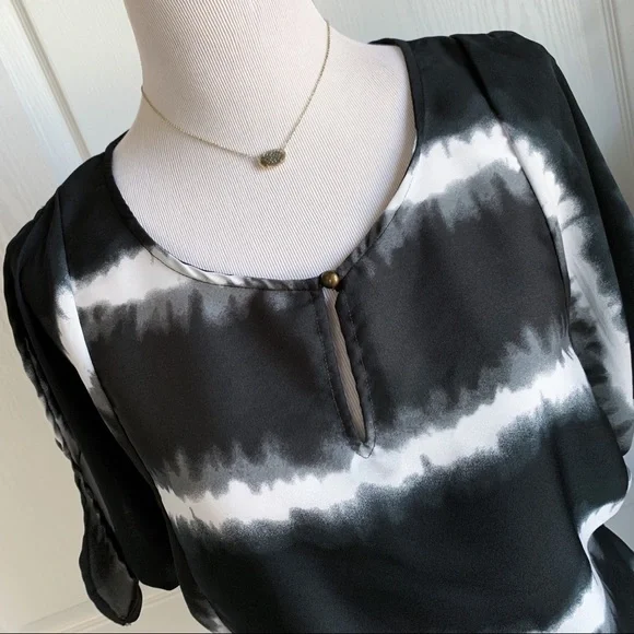 Converse All Star Sheer Batwing Top - Picture 3 of 8